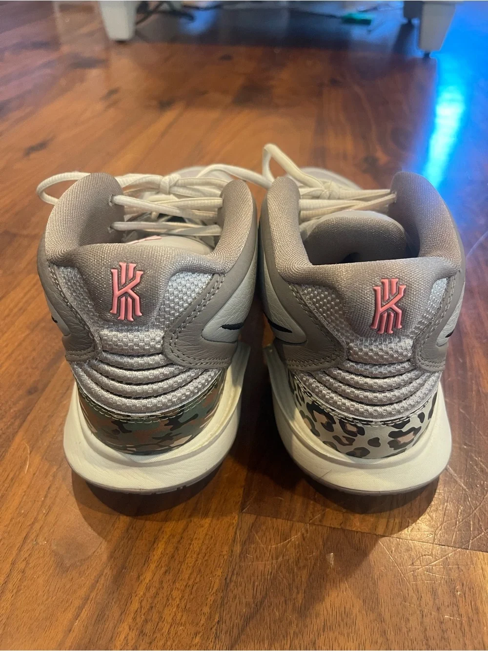 Nike Women's Gray and Pink Leopard (Kyrie Irving Infinity‎ Leopard Camo)